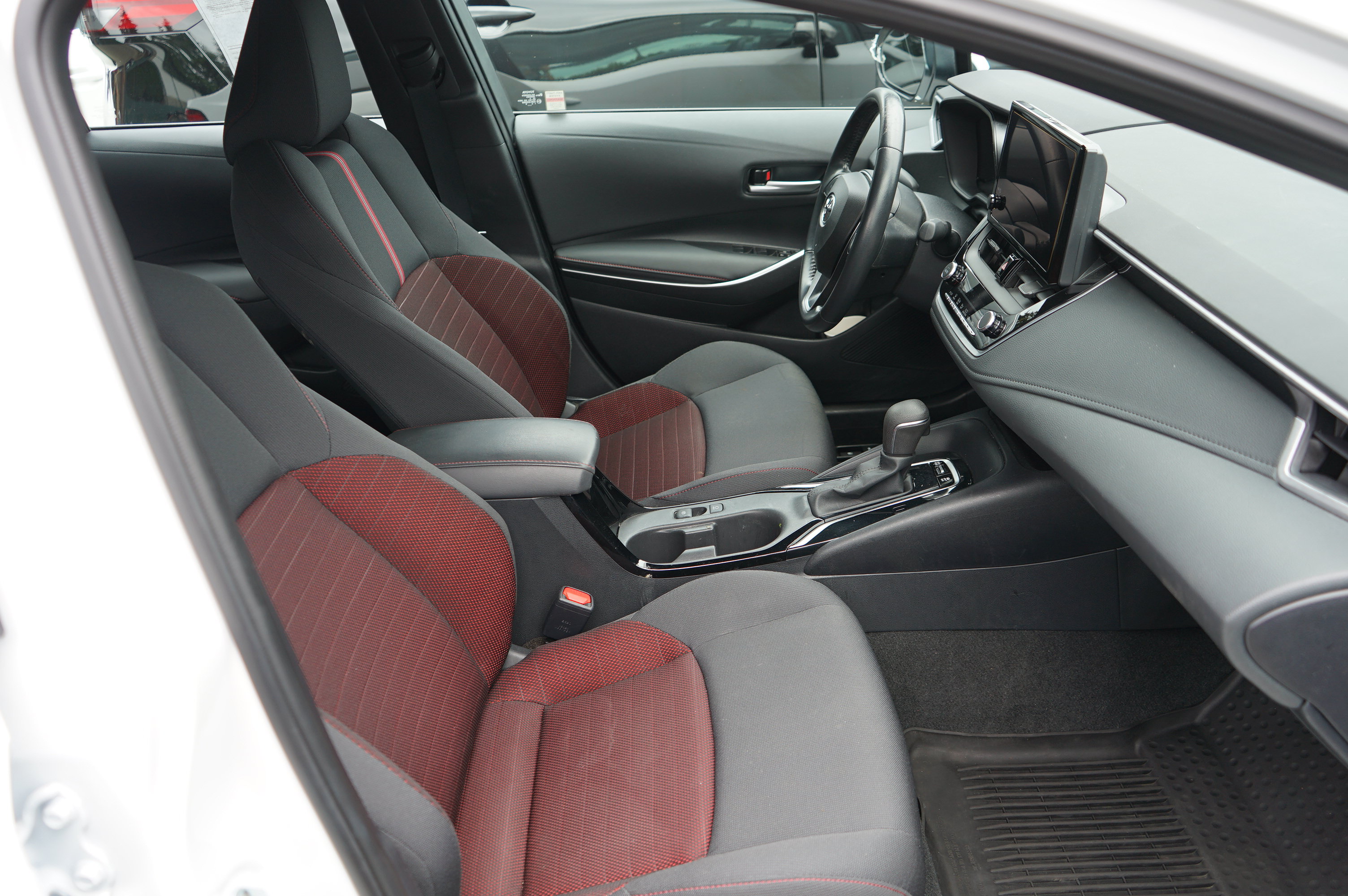 Used 2023 Toyota Corolla SE FWD image 18
