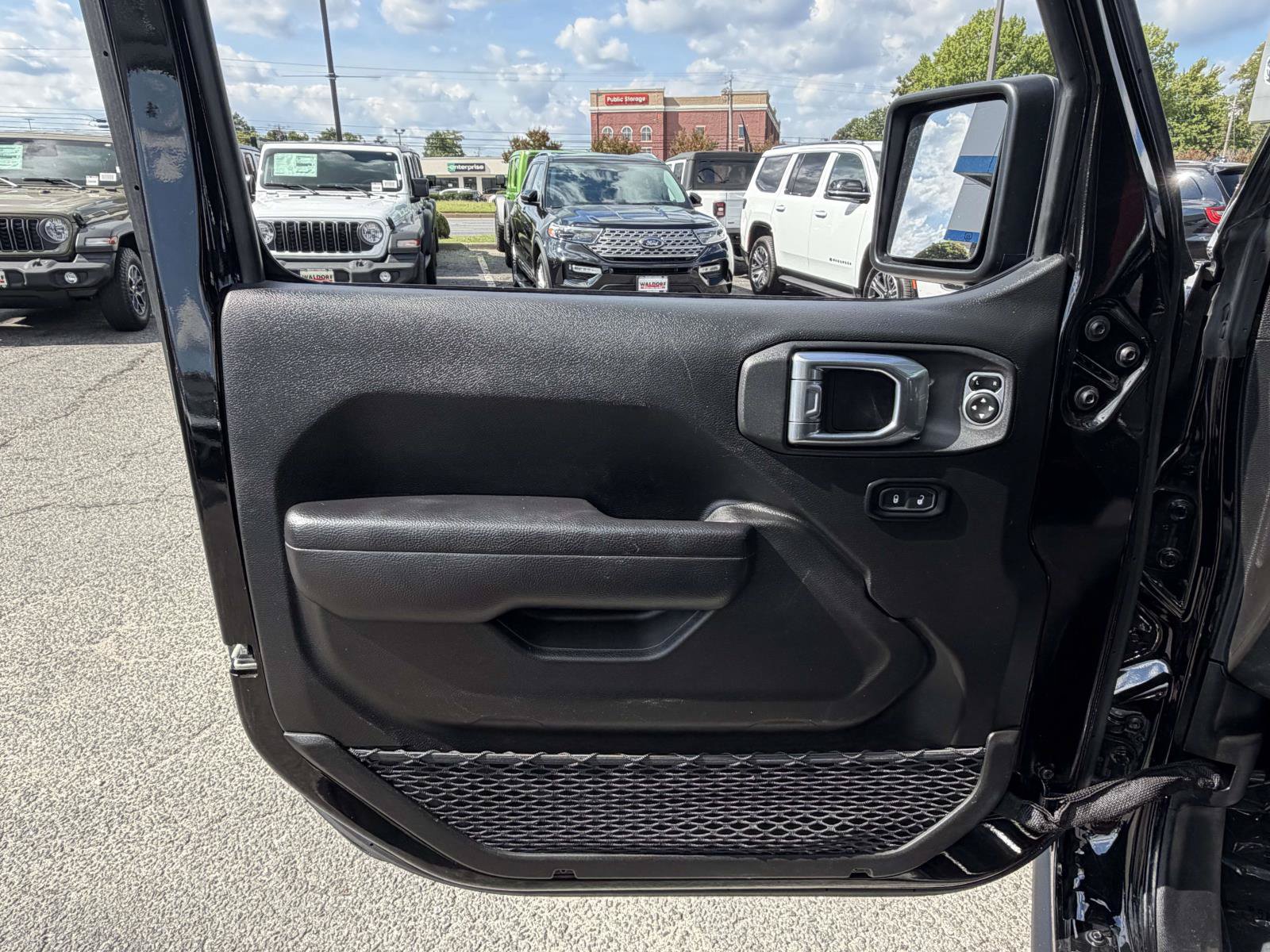 Used 2024 Jeep Wrangler Unlimited Rubicon 4xe AWD/4WD image 22