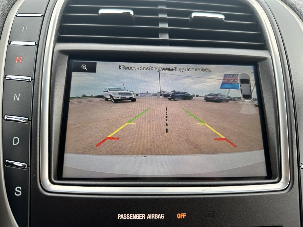Used 2016 Lincoln MKX Reserve w/ Luxury Package FWD image 27