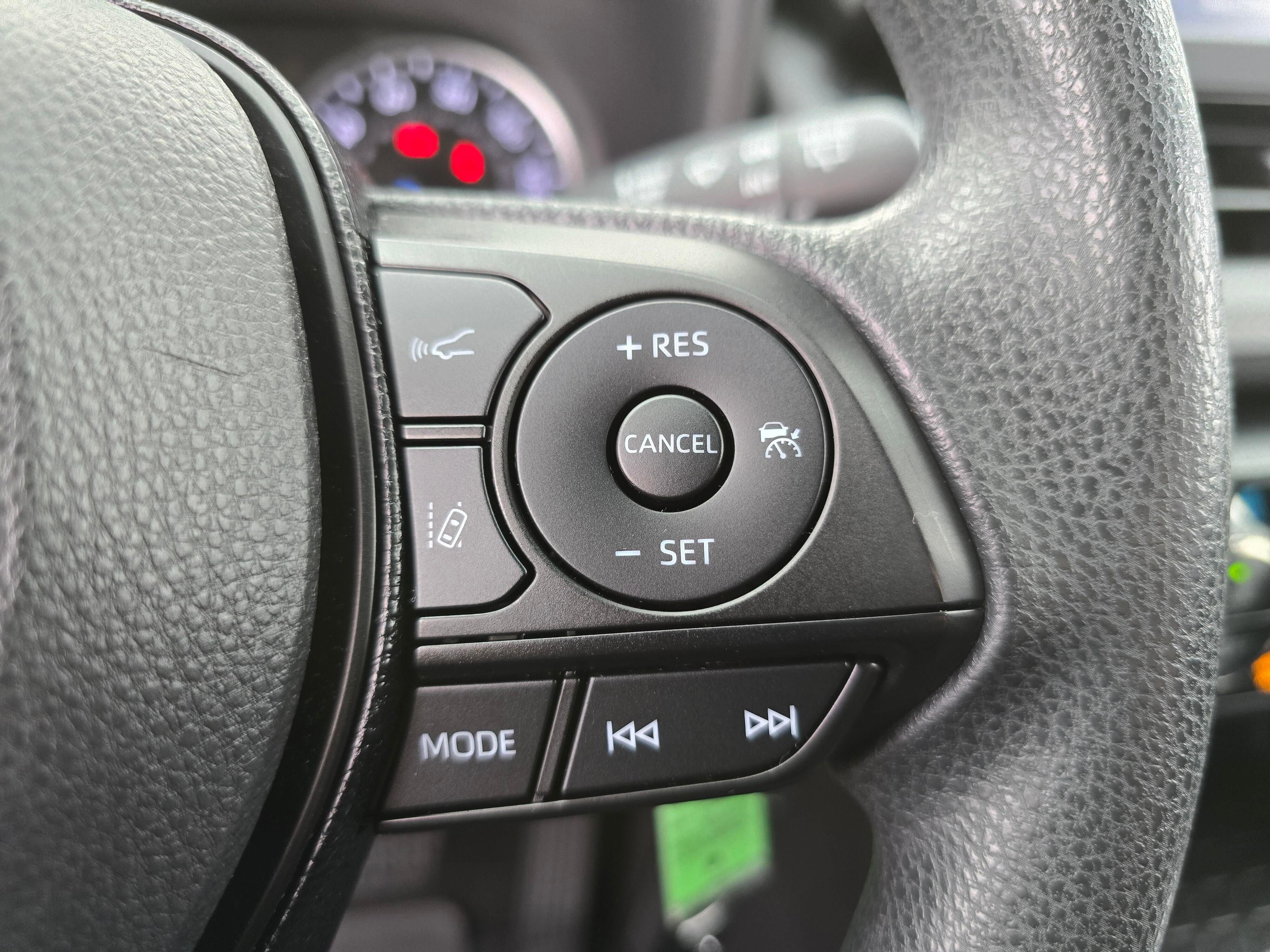 Used 2019 Toyota RAV4 LE image 21