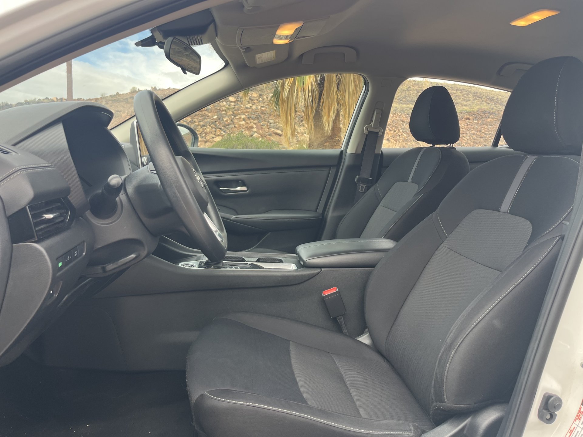 Used 2024 Nissan Sentra SV FWD image 9