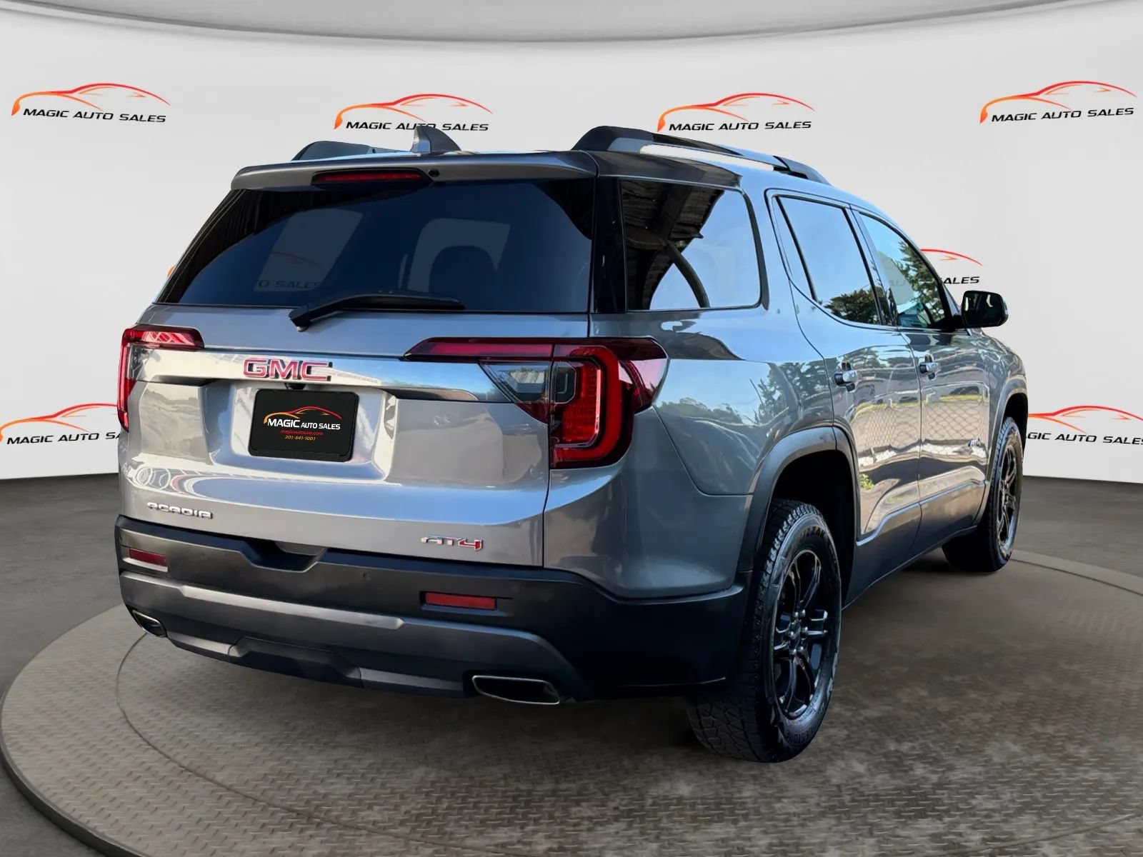 Used 2022 GMC Acadia AT4 w/ Technology Package AWD/4WD image 10