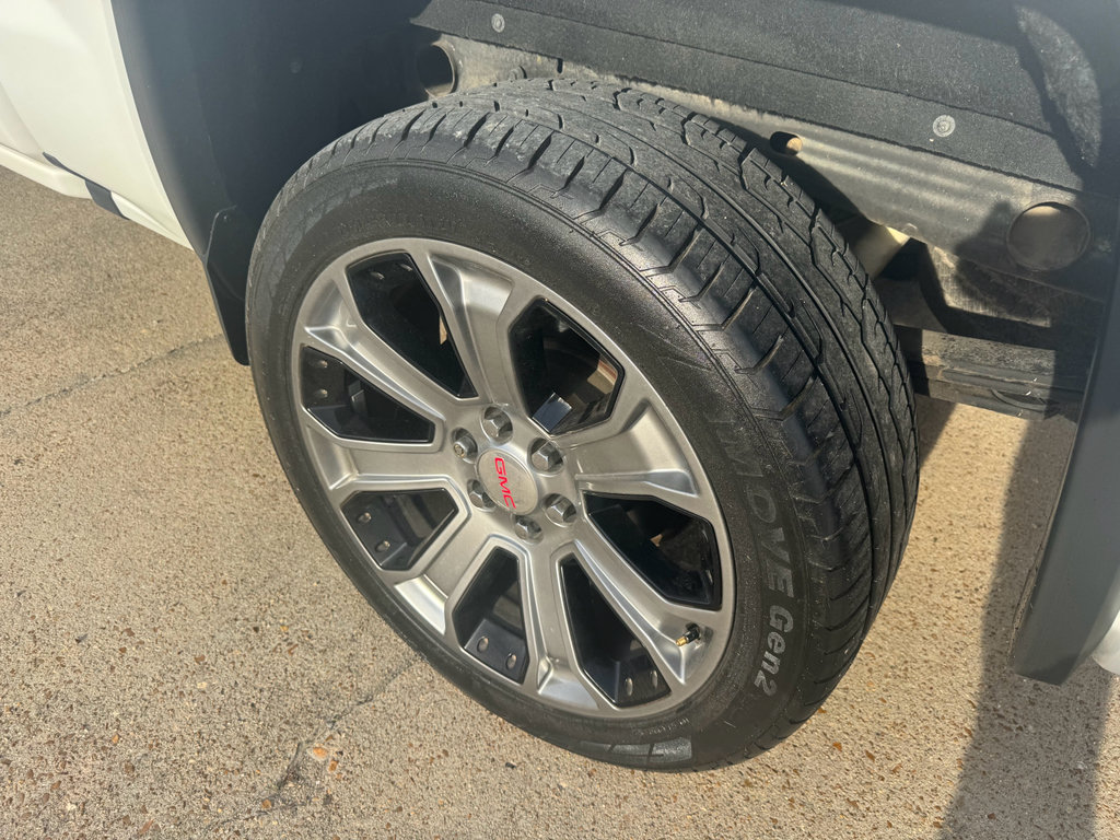 Used 2018 GMC Sierra 1500 SLT w/ SLT Preferred Package AWD/4WD image 10