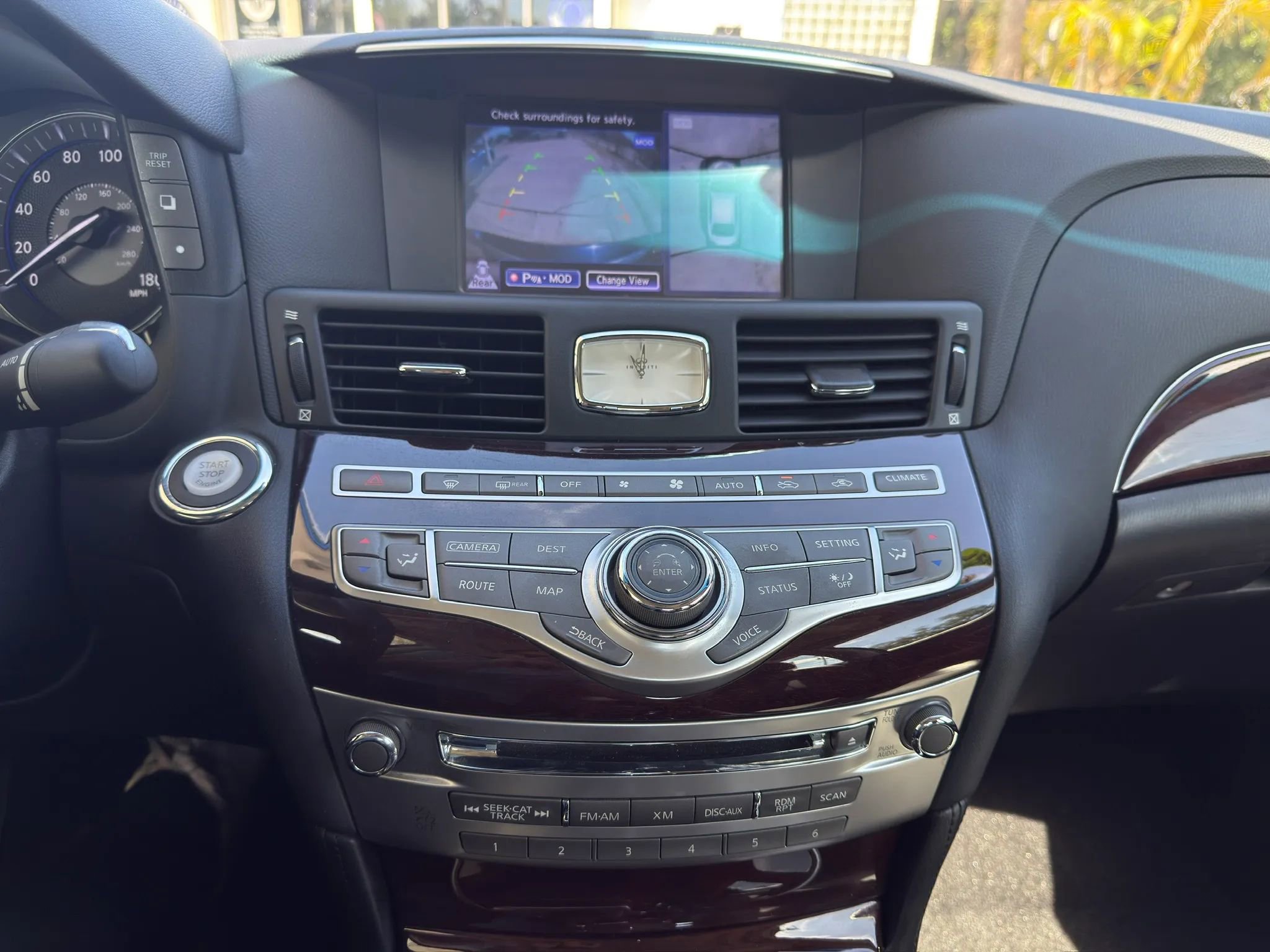 Used 2015 INFINITI Q70 3.7 RWD image 13