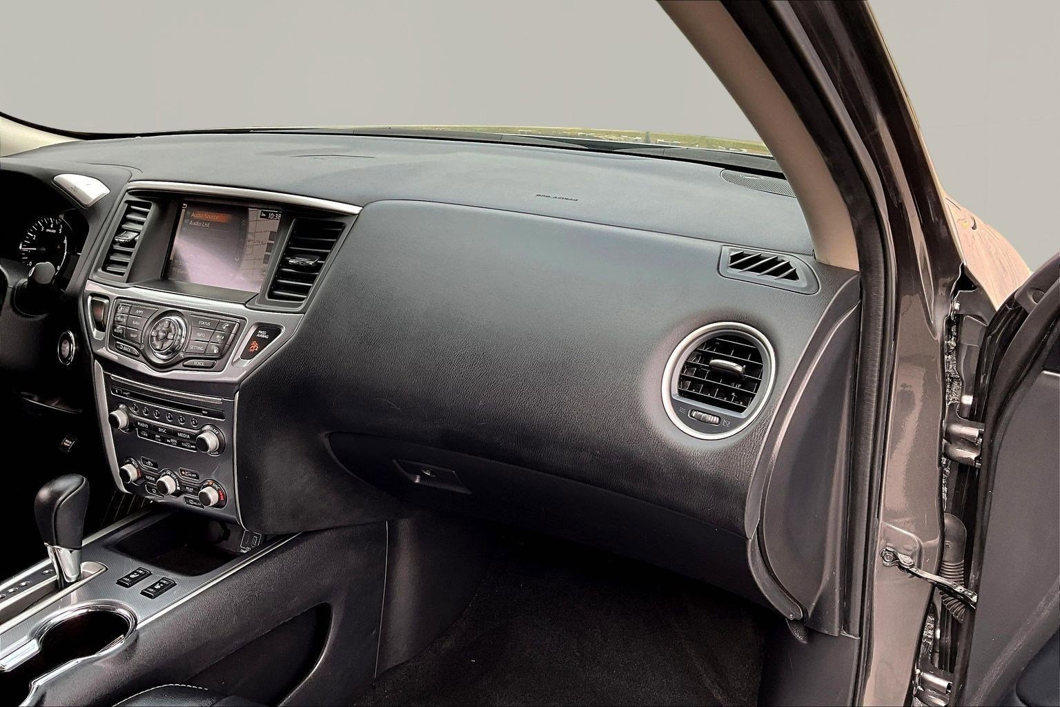 Used 2019 Nissan Pathfinder SL image 27