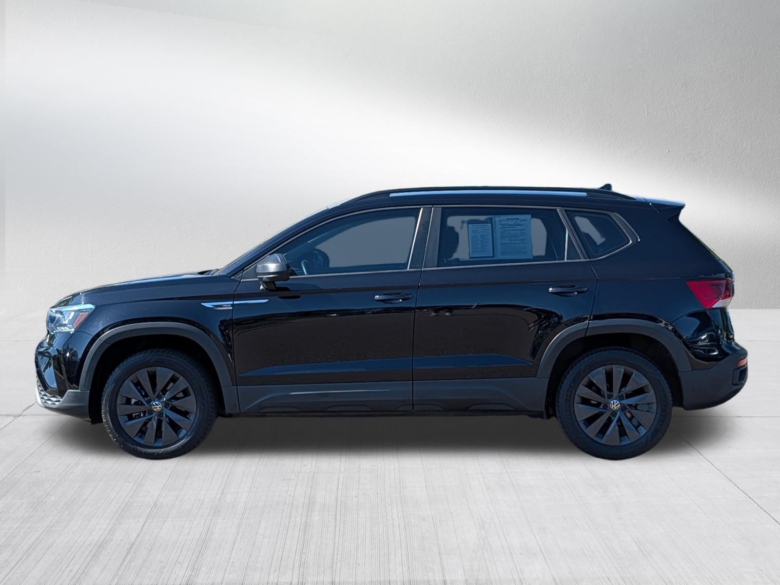 Used 2024 Volkswagen Taos S FWD image 4