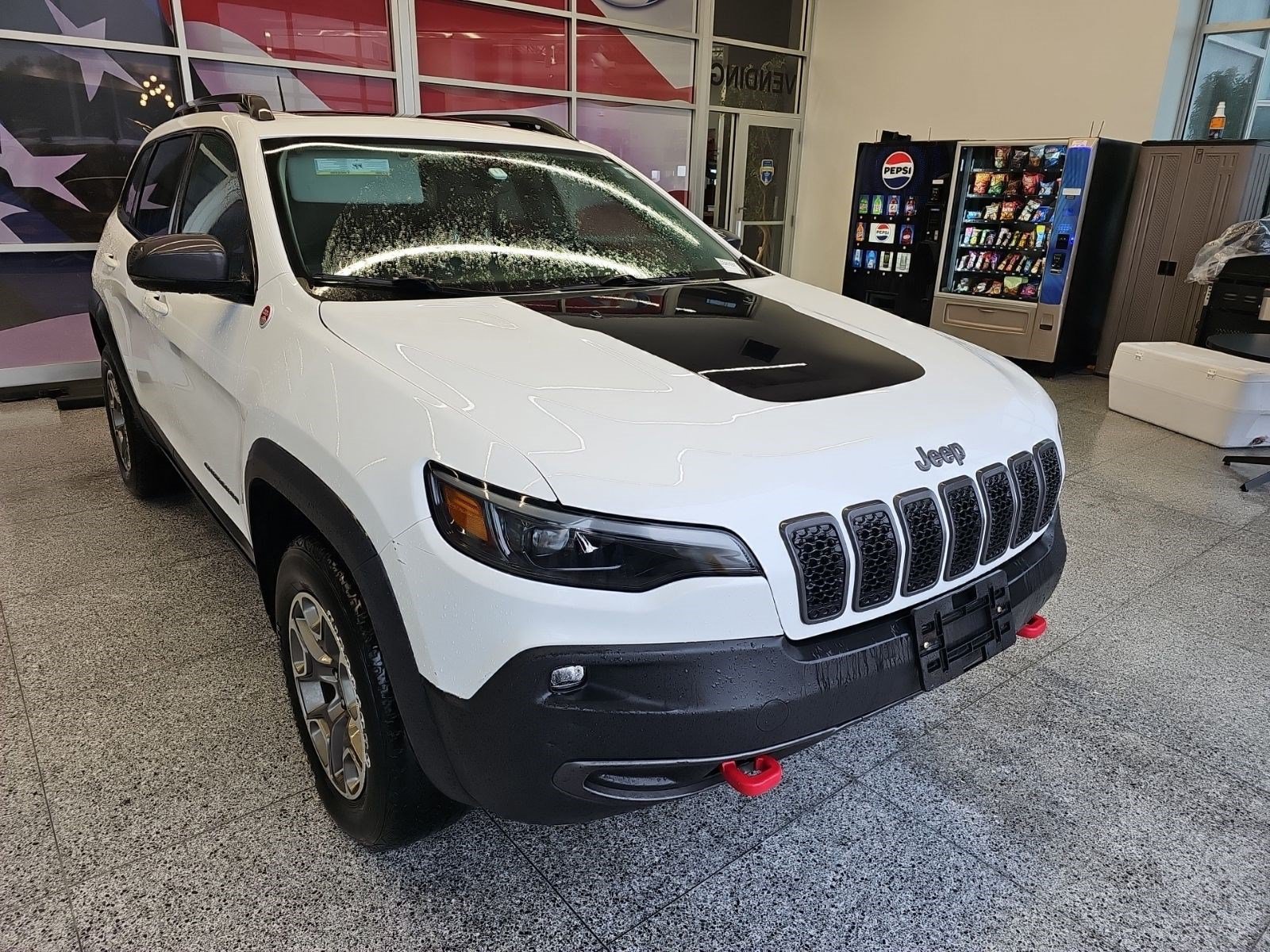 Used 2020 Jeep Cherokee Trailhawk w/ Comfort/Convenience Group AWD/4WD image 7
