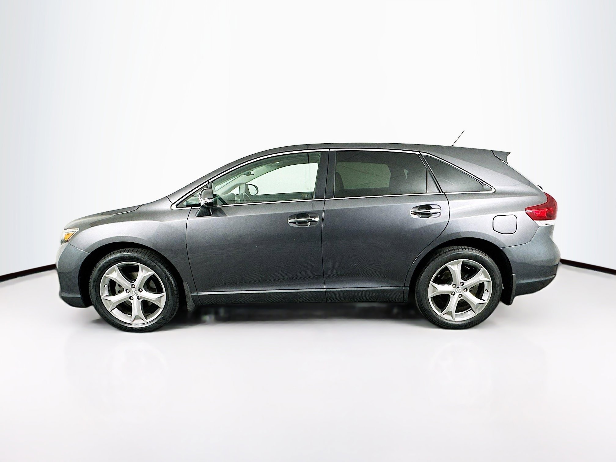 Used 2013 Toyota Venza Limited image 4