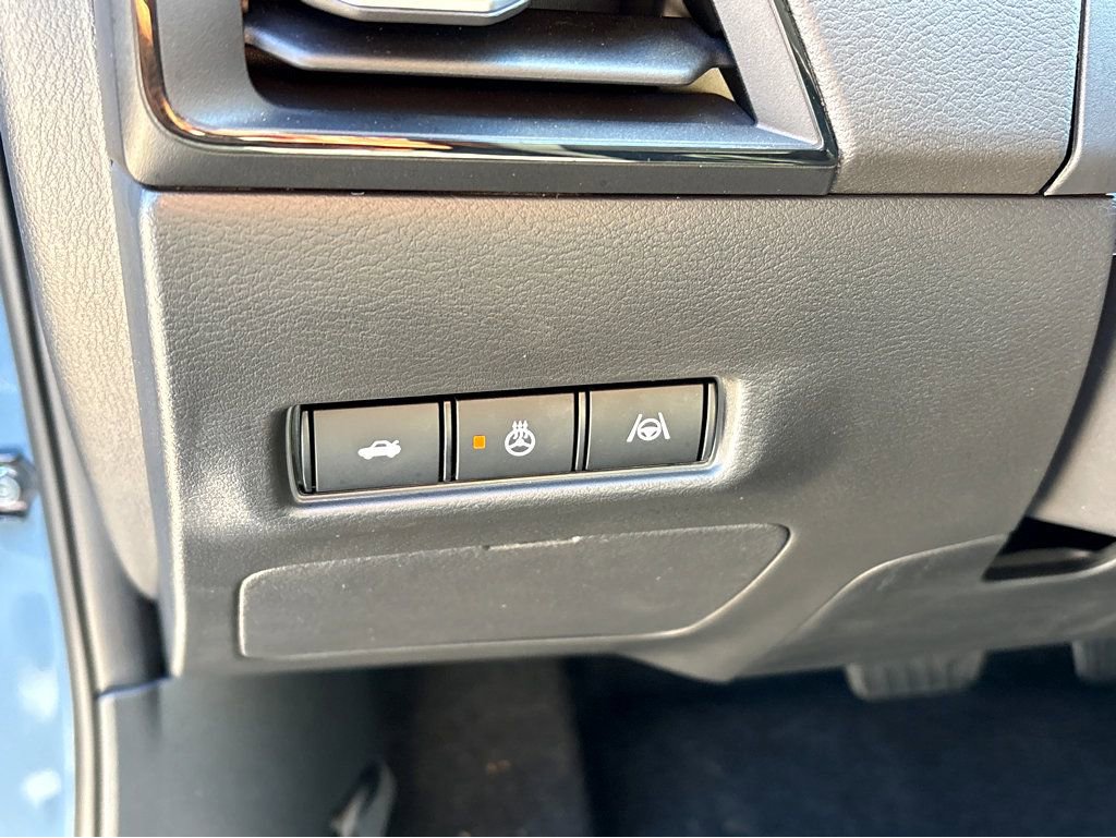 New 2026 Nissan Sentra SR w/ Floor Mat Package FWD image 12