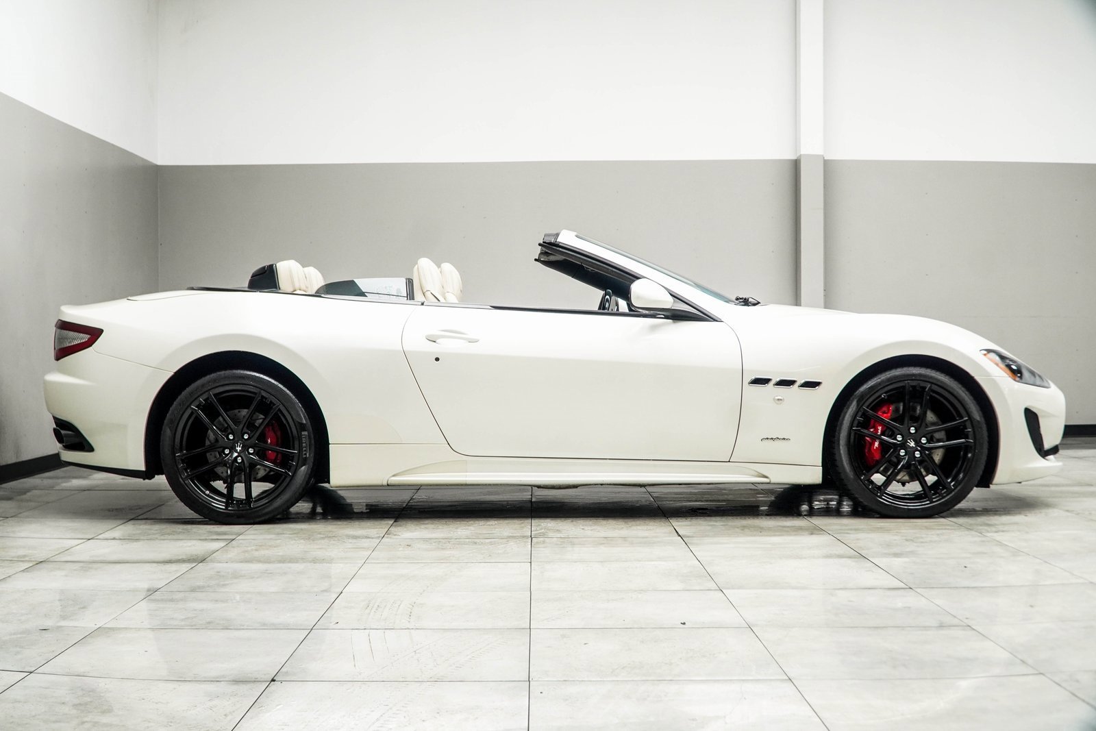 Used 2017 Maserati GranTurismo Sport image 8