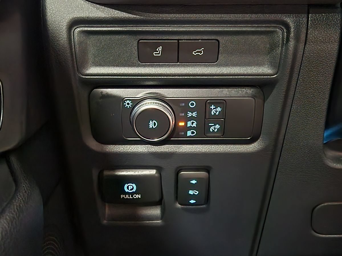 Used 2022 Ford Expedition XLT AWD/4WD image 42