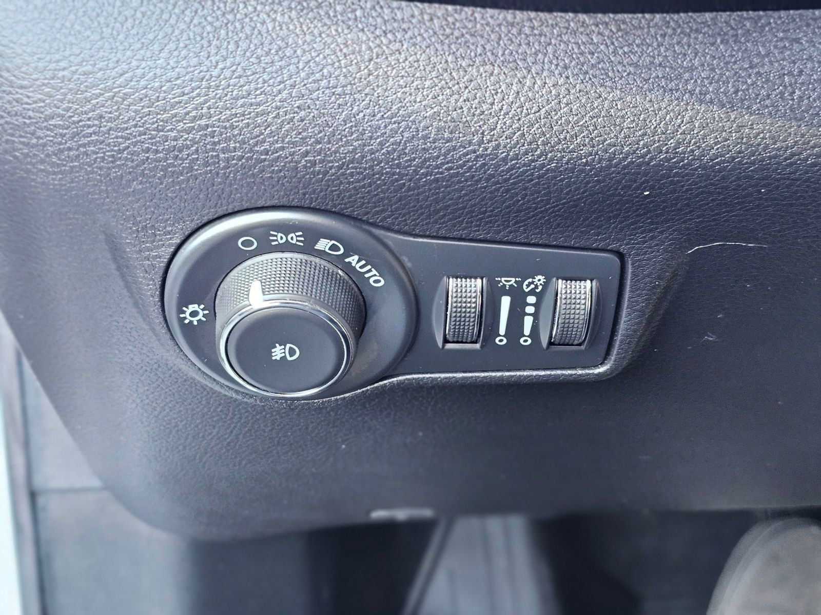 Used 2022 Jeep Compass Latitude AWD/4WD image 19