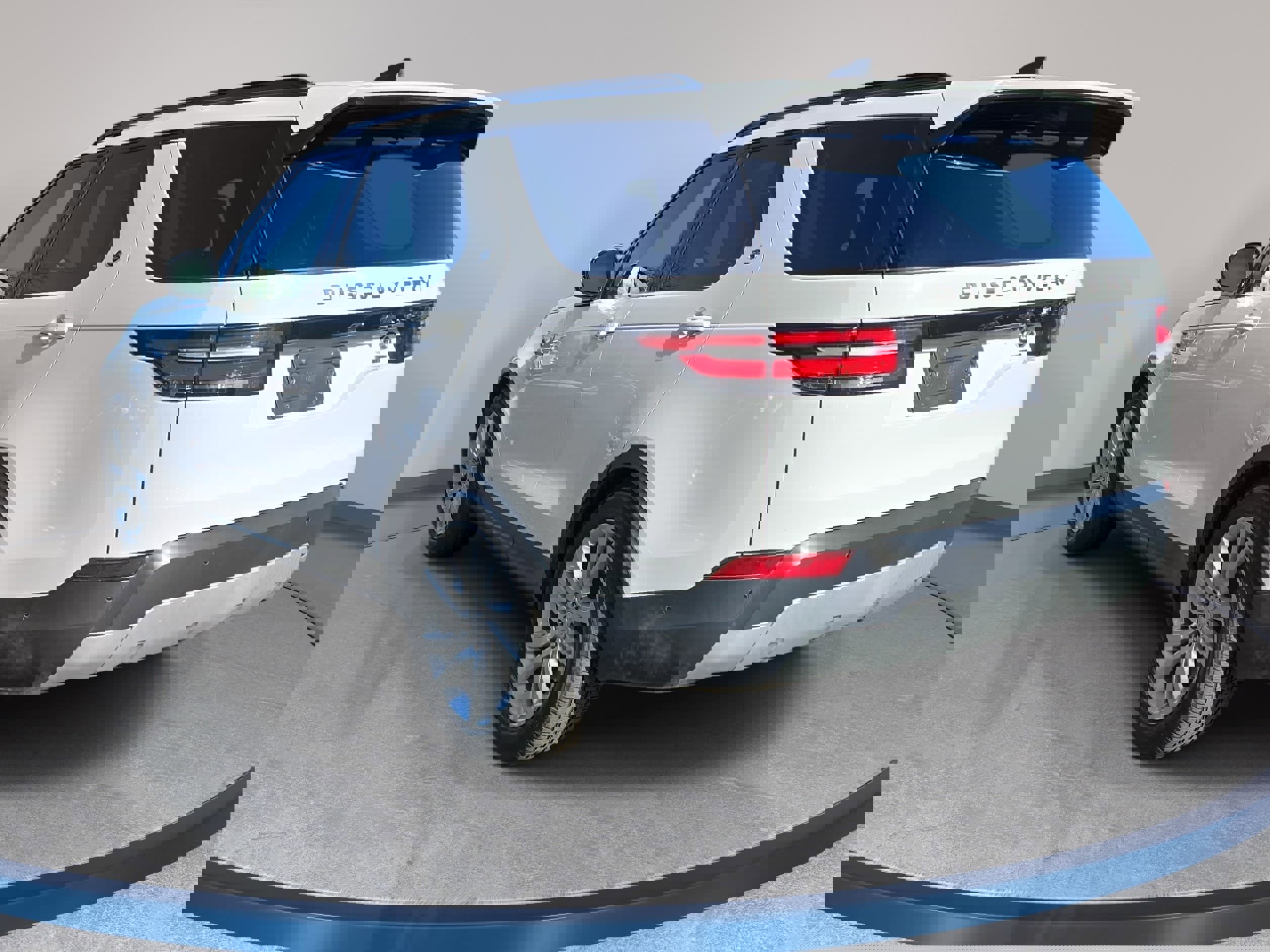 Used 2019 Land Rover Discovery HSE image 7