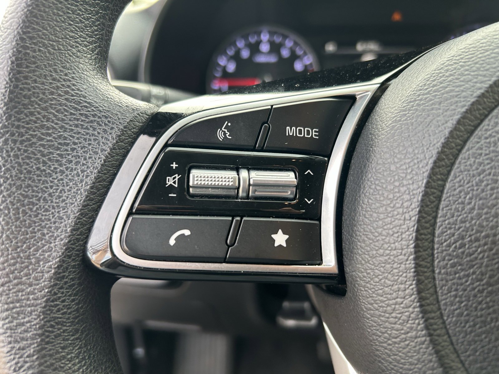 Certified 2024 Kia Forte LXS image 18