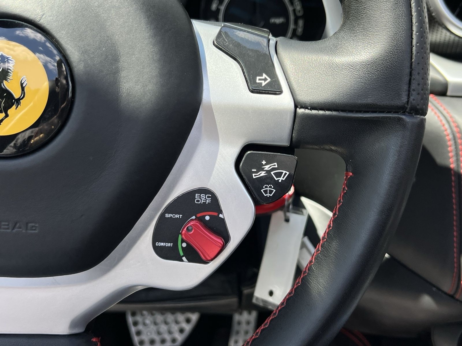 Used 2016 Ferrari California T RWD image 36