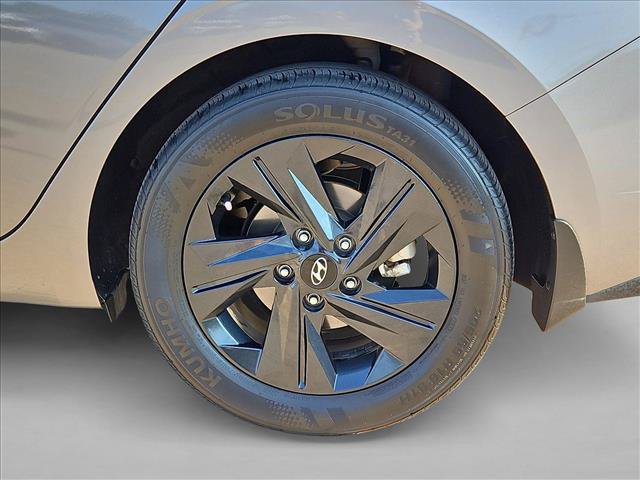 Used 2023 Hyundai Elantra SEL FWD image 22