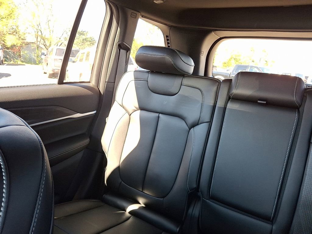 New 2025 Jeep Grand Cherokee Limited image 13