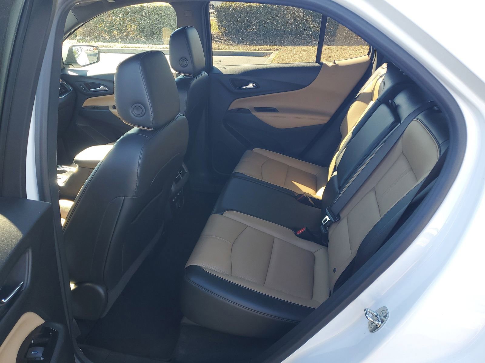 Used 2022 Chevrolet Equinox Premier image 12