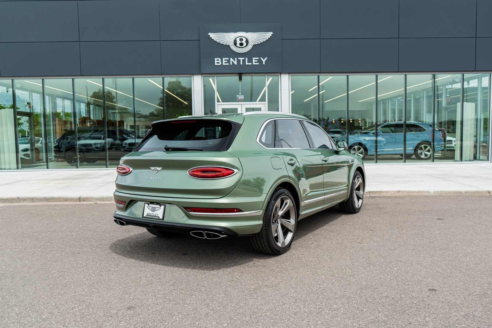 New 2026 Bentley Bentayga AWD/4WD image 3