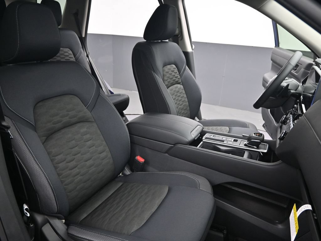 Certified 2026 Nissan Pathfinder SV w/ SV Premium Package FWD image 28