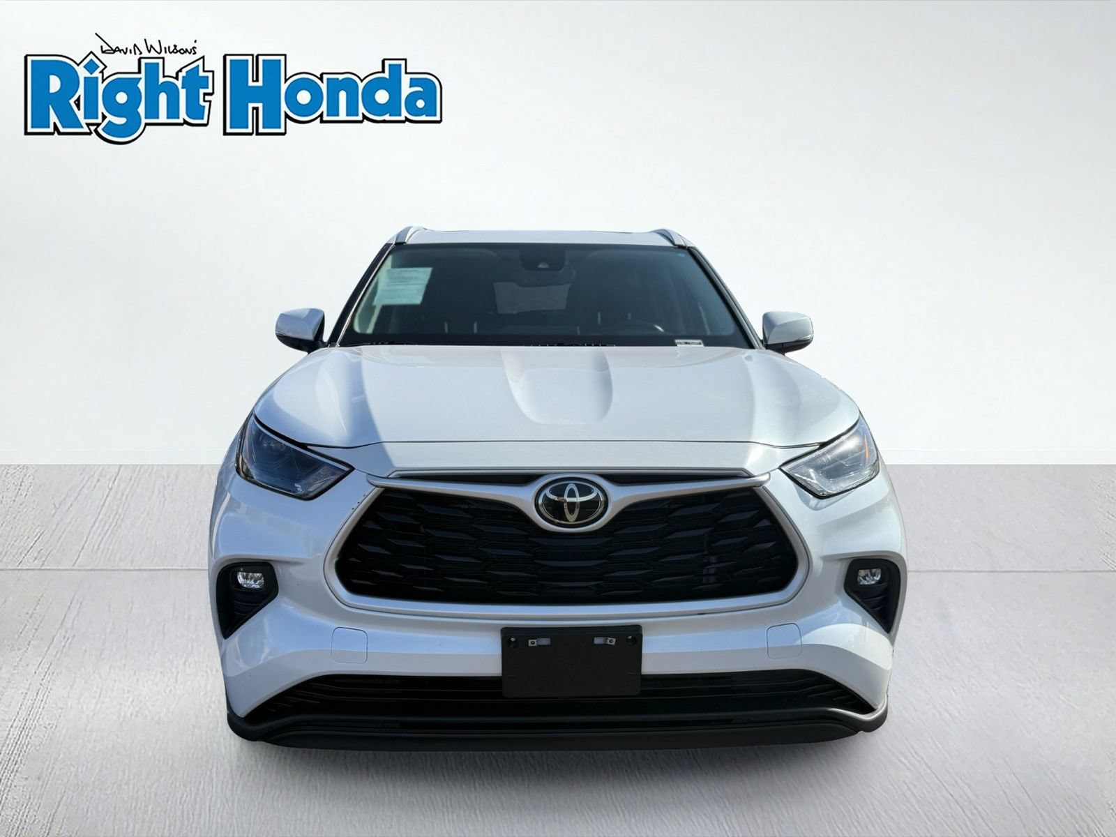 Used 2023 Toyota Highlander XLE FWD image 5