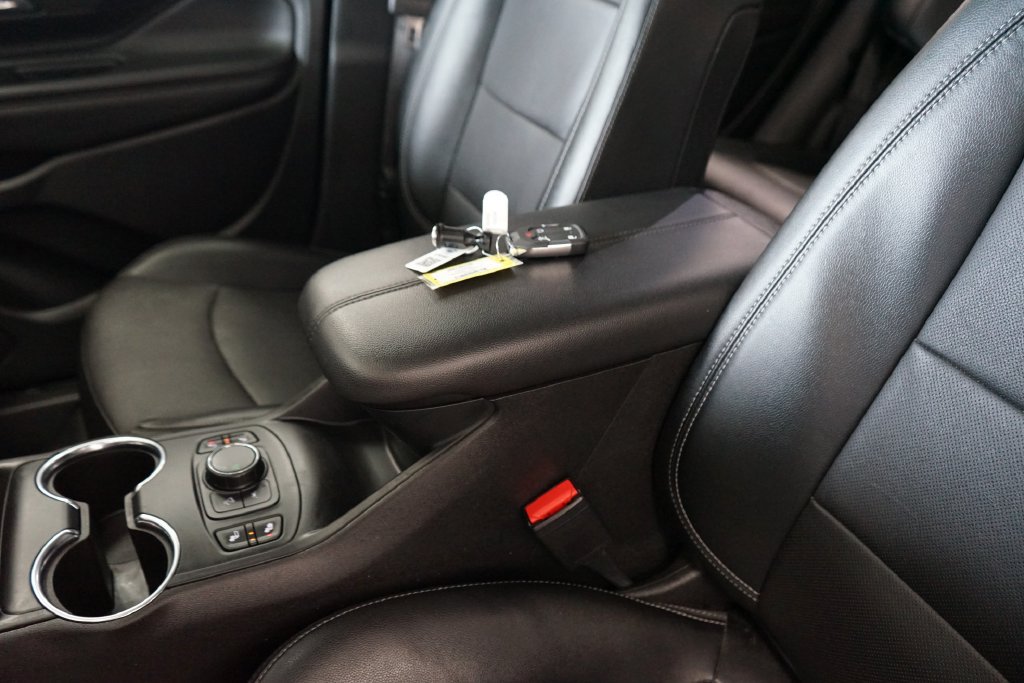 Used 2023 GMC Terrain SLT FWD image 27