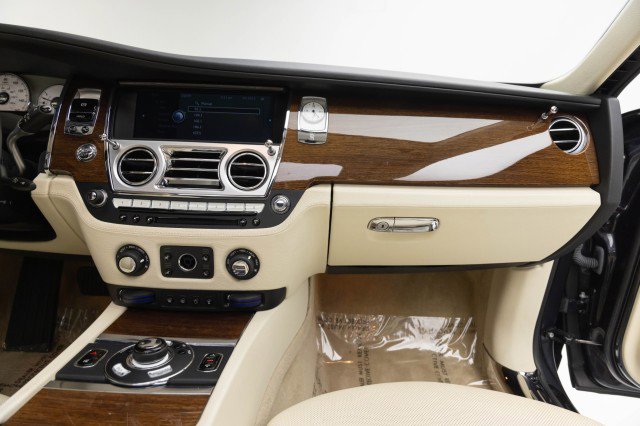 Used 2010 Rolls-Royce Ghost image 20