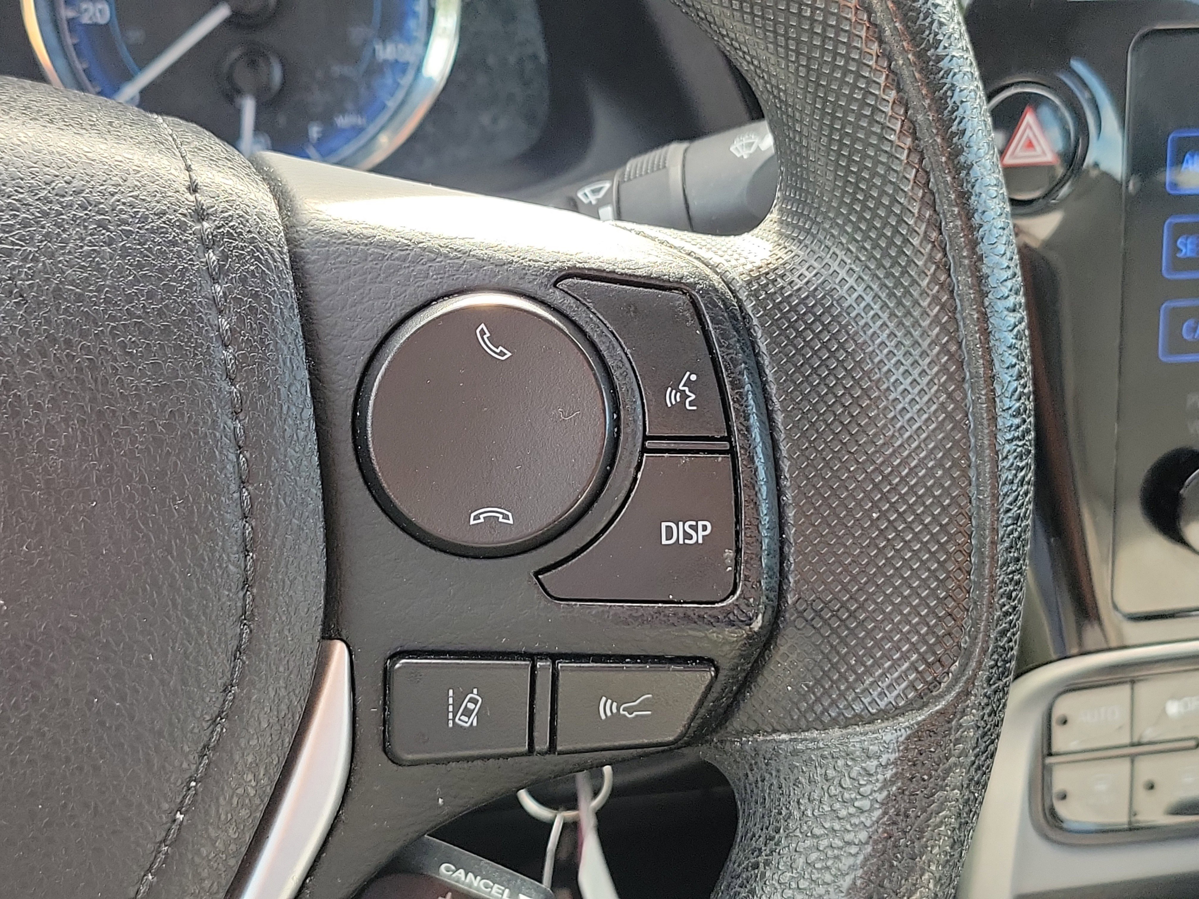 Used 2018 Toyota Corolla LE image 23