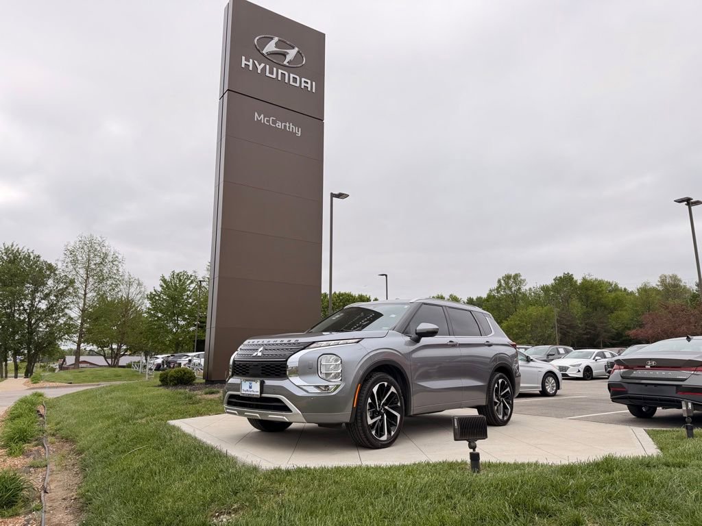 Used 2022 Mitsubishi Outlander SEL AWD/4WD image 1