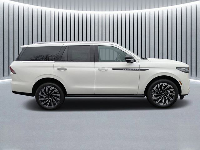 New 2025 Lincoln Navigator Black Label video 2