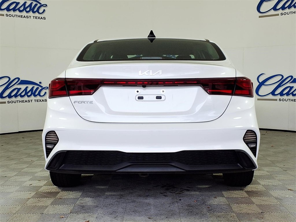 Used 2022 Kia Forte LXS w/ LXS Technology Package image 4