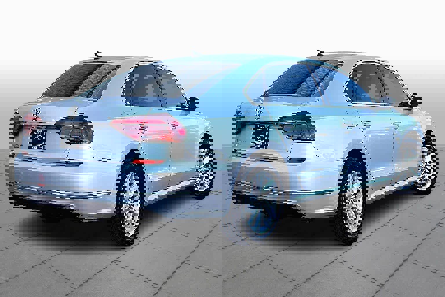 Used 2018 Volkswagen Passat 2.0T SE image 13