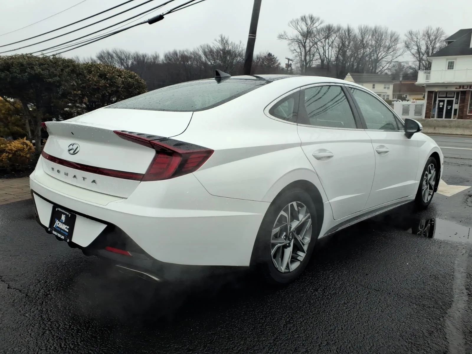 Used 2023 Hyundai Sonata SEL w/ Convenience Package FWD image 3