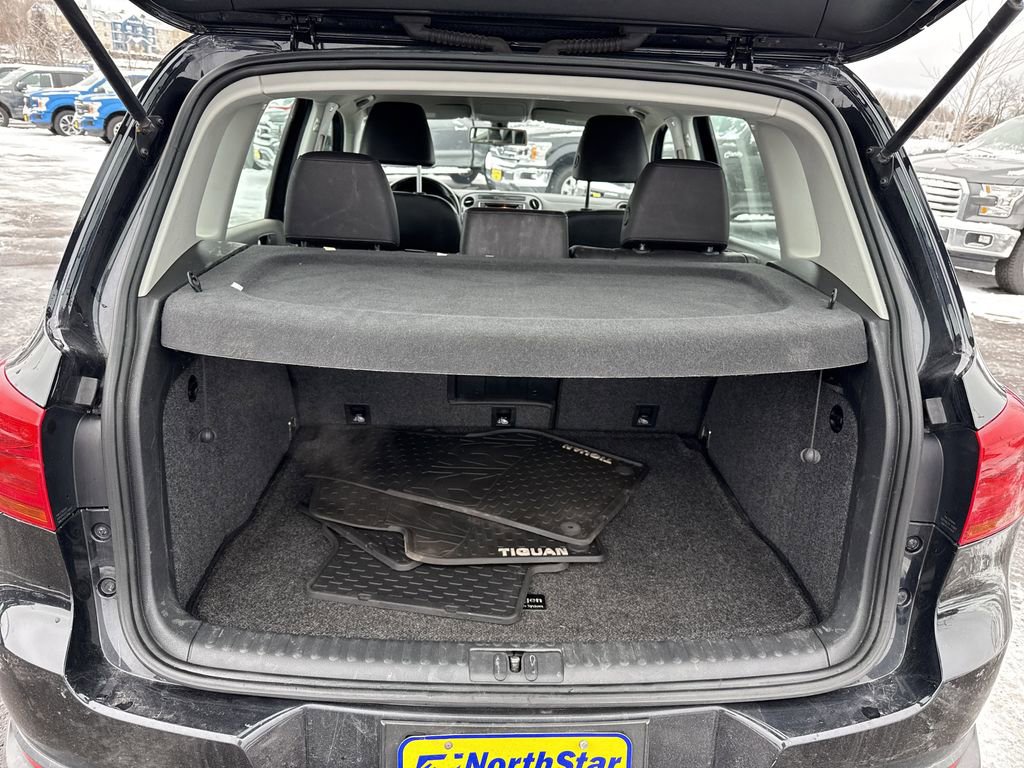 Used 2017 Volkswagen Tiguan S image 15