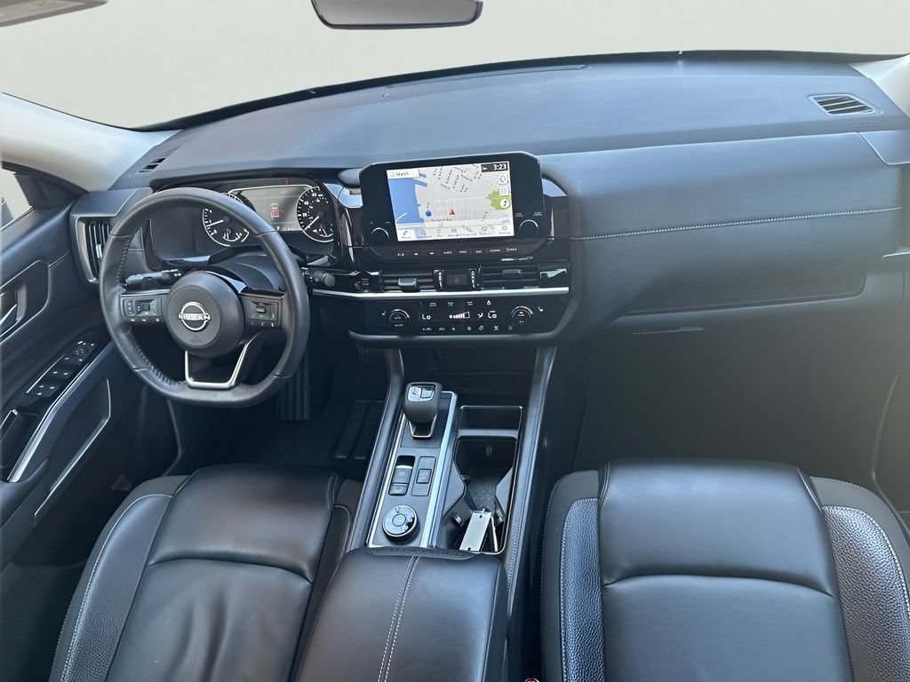 Used 2025 Nissan Pathfinder SL AWD/4WD image 39