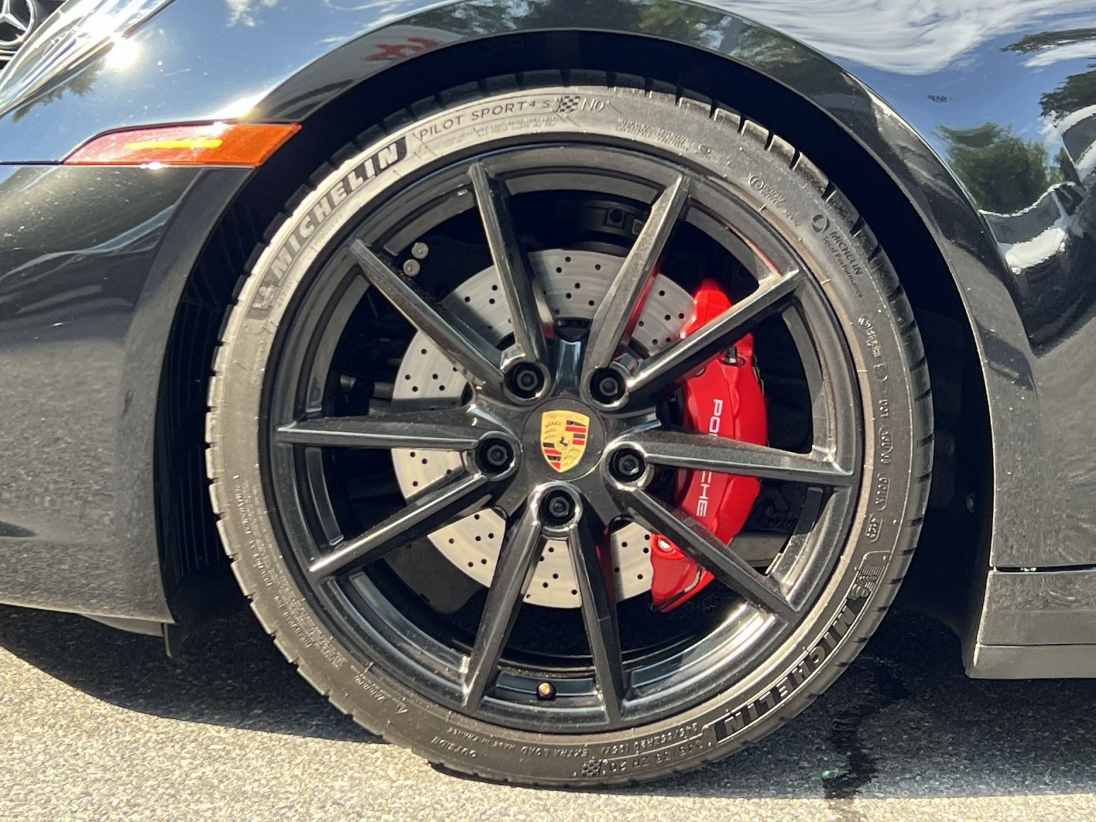 Used 2022 Porsche 911 Carrera 4S AWD/4WD image 17