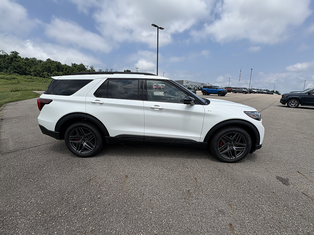 New 2026 Ford Explorer ST-Line w/ ST-Line Street Pack AWD/4WD image 6