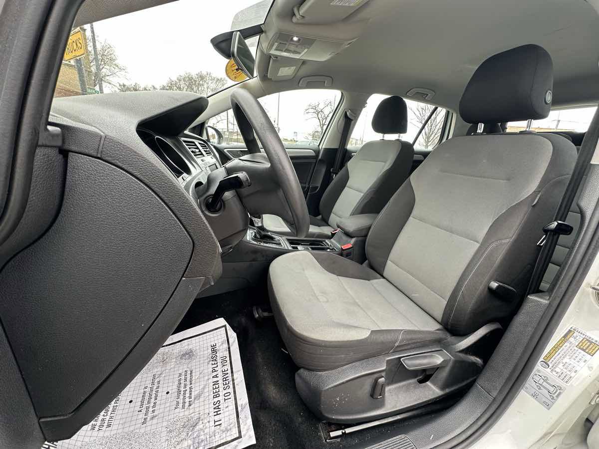 Used 2016 Volkswagen e-Golf SE image 14