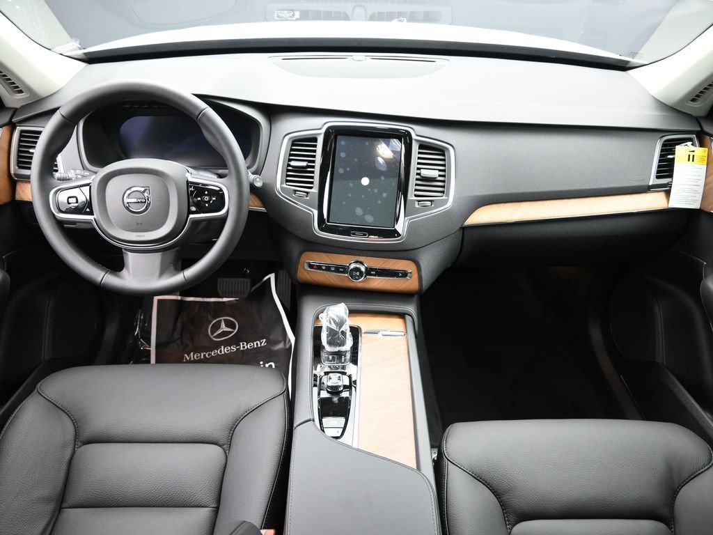 New 2025 Volvo XC90 T8 Core w/ Protection Package Premier AWD/4WD image 19