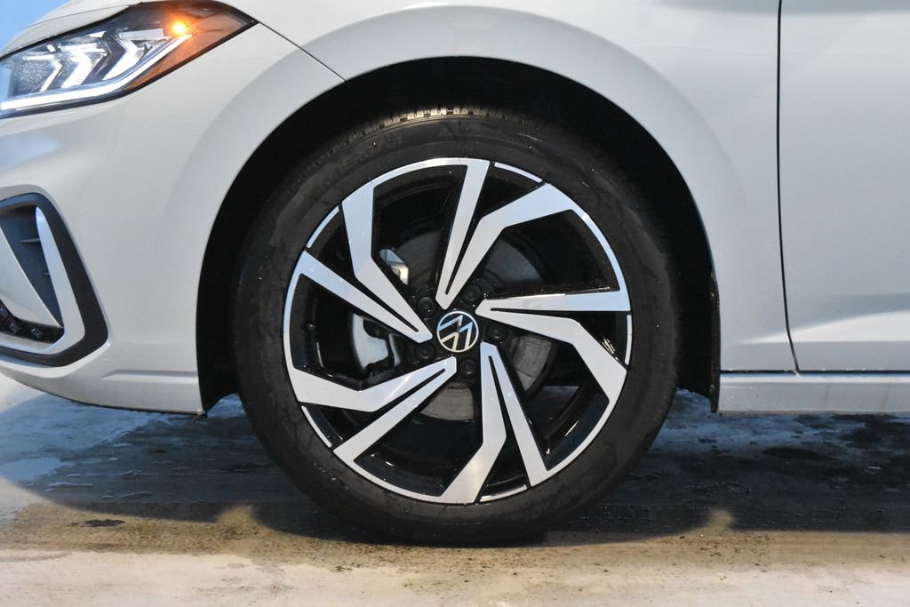 Used 2026 Volkswagen Jetta SEL image 24