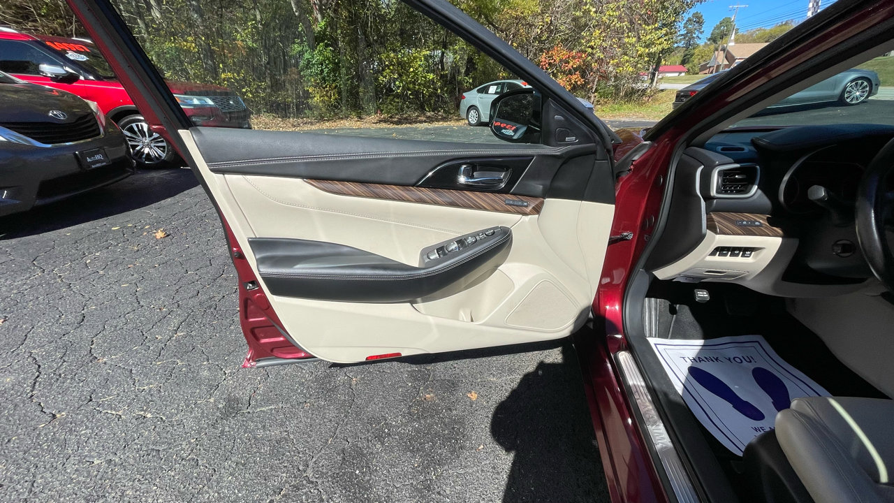 Used 2017 Nissan Maxima Platinum image 16