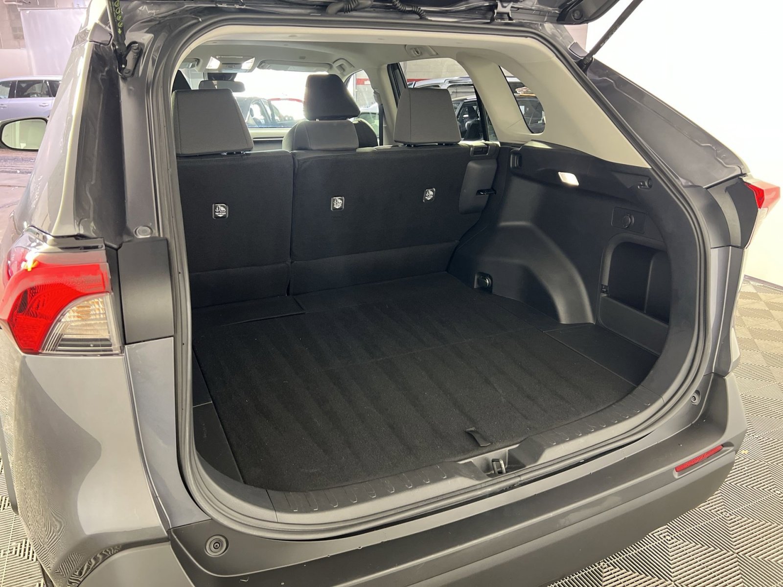 Used 2025 Toyota RAV4 XLE image 26