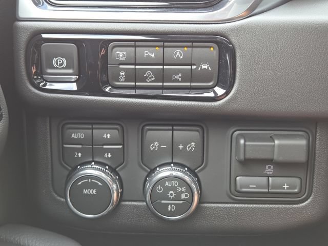 New 2026 GMC Yukon Denali w/ Advanced Technology Package AWD/4WD image 32