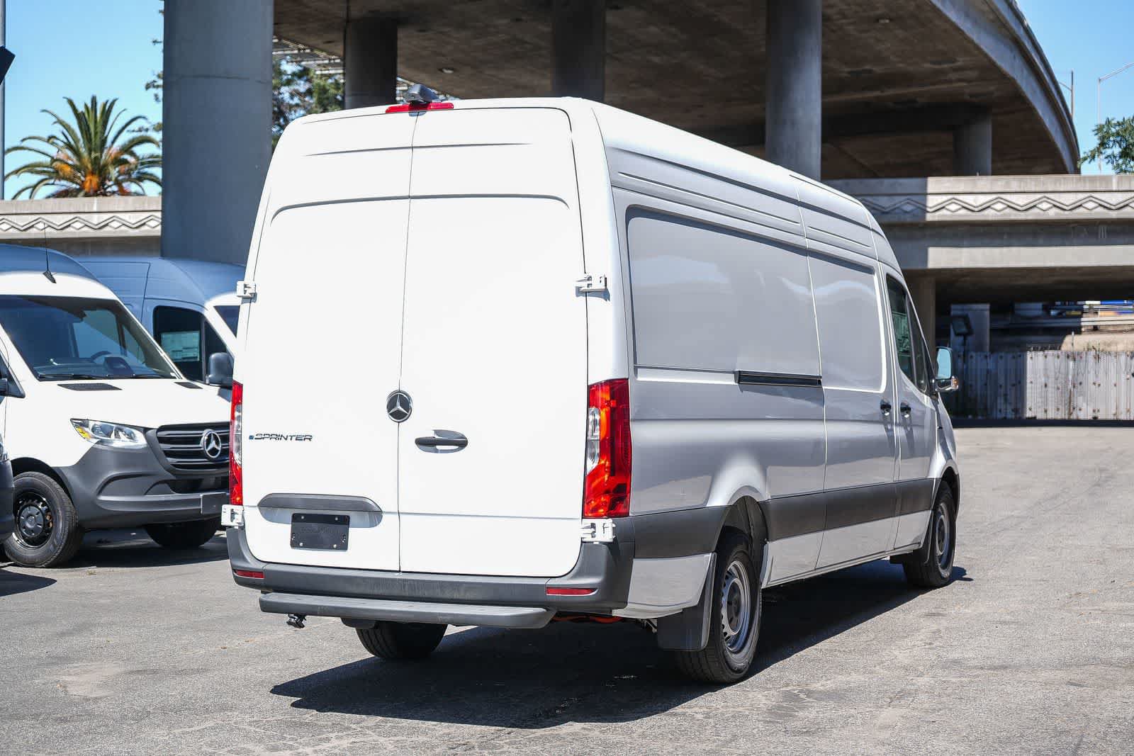 New 2025 Mercedes-Benz eSprinter 170 Cargo image 7