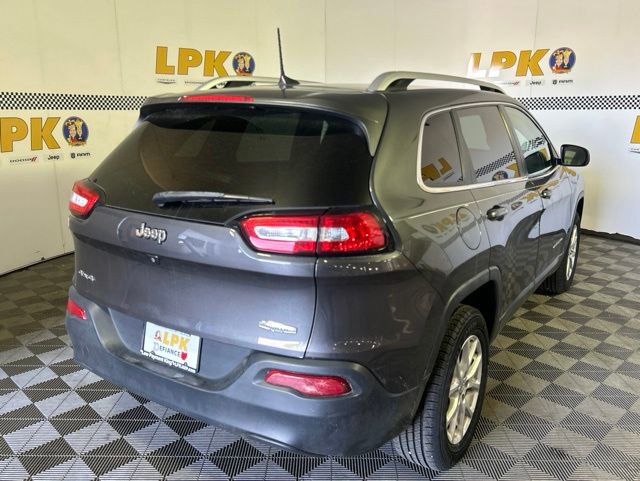 Used 2017 Jeep Cherokee Latitude w/ True North Edition AWD/4WD image 6