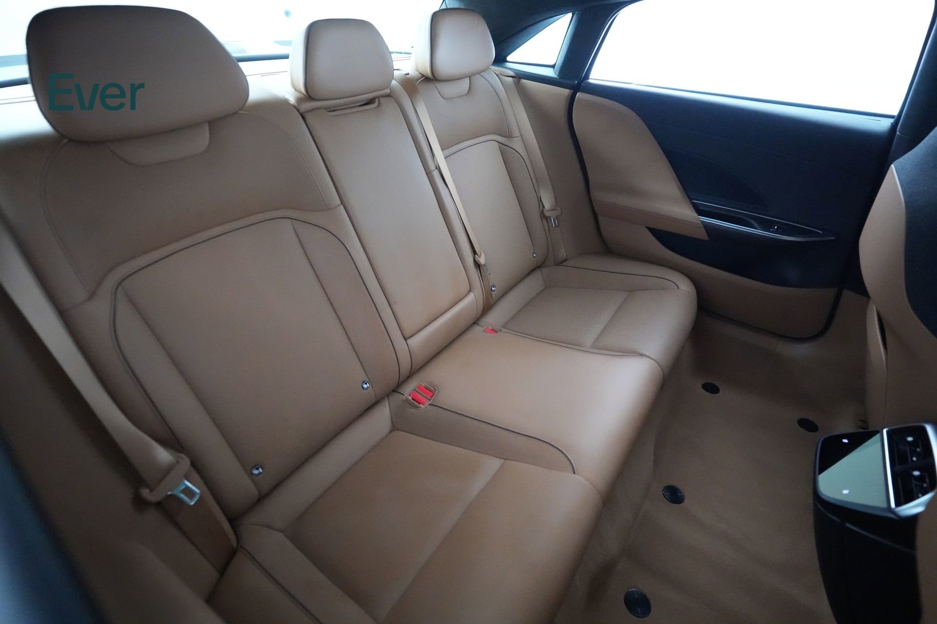 Used 2023 Lucid Air Touring image 5