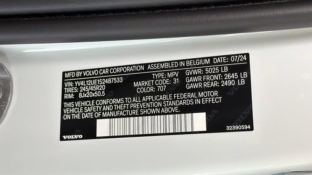 Used 2025 Volvo XC40 B5 Plus w/ Protection Package Premier AWD/4WD image 35