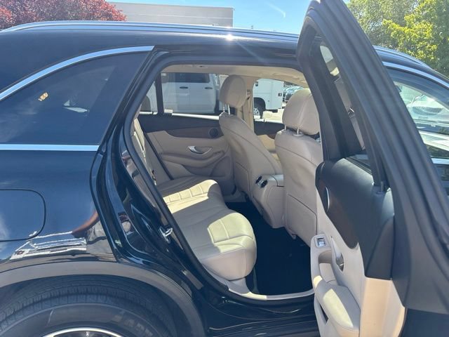Used 2022 Mercedes-Benz GLC 300 4MATIC image 35