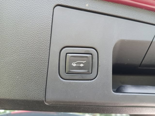 Used 2020 Cadillac XT4 Premium Luxury w/ Cold Weather Package FWD image 40