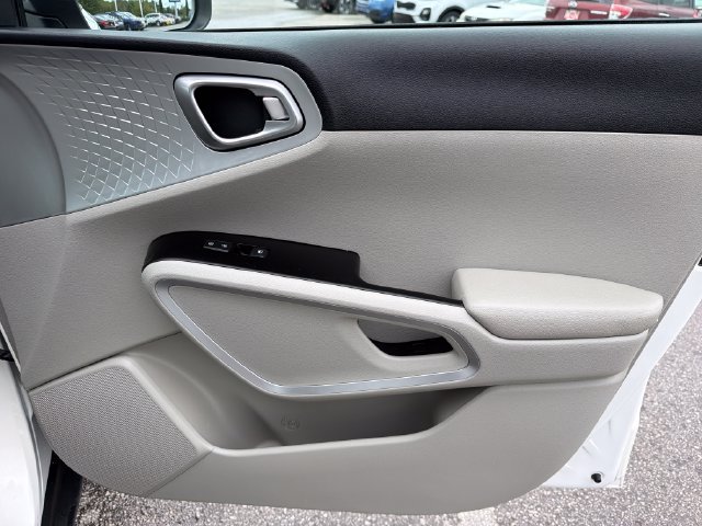 Used 2021 Kia Soul LX FWD image 23